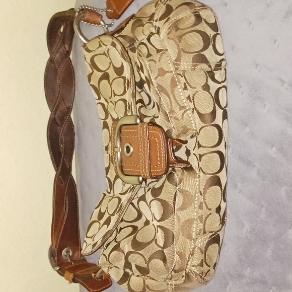 Coach Handbags - VINTAGE COACH SIGNATURE KHAKI PURSE